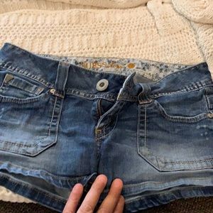 Guess jean shorts size 27